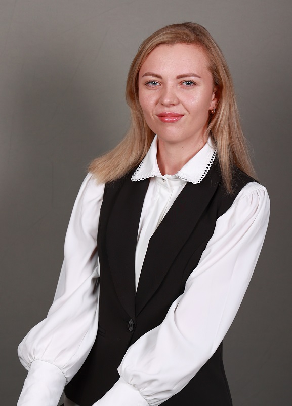 Попова Анжела Николаевна.